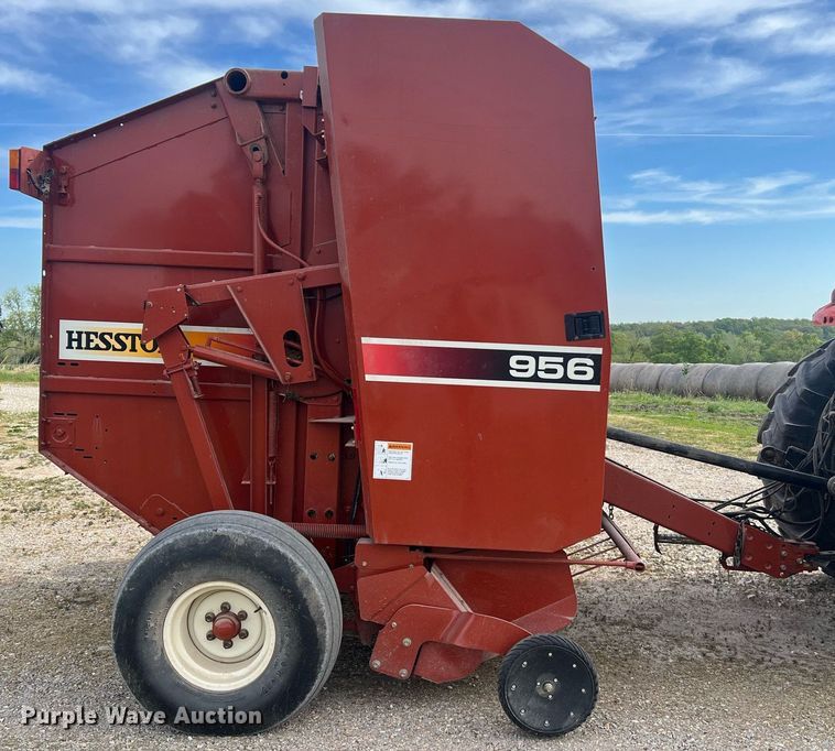 image for item LI9672 2006 Hesston 956  round baler