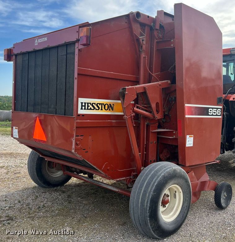 image for item LI9672 2006 Hesston 956  round baler
