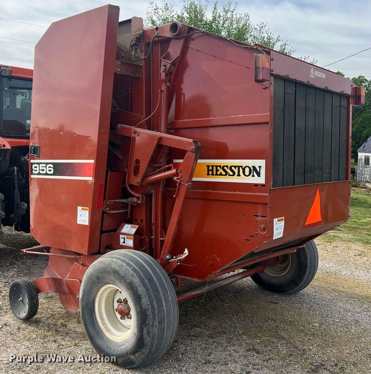 image for item LI9672 2006 Hesston 956  round baler