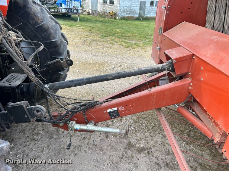 image for item LI9672 2006 Hesston 956  round baler
