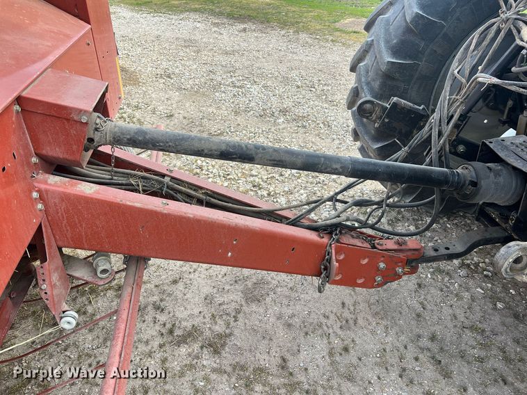 image for item LI9672 2006 Hesston 956  round baler