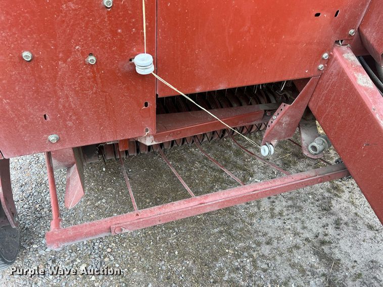 image for item LI9672 2006 Hesston 956  round baler
