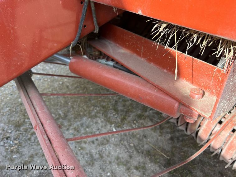 image for item LI9672 2006 Hesston 956  round baler