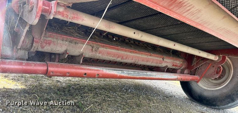 image for item LI9672 2006 Hesston 956  round baler