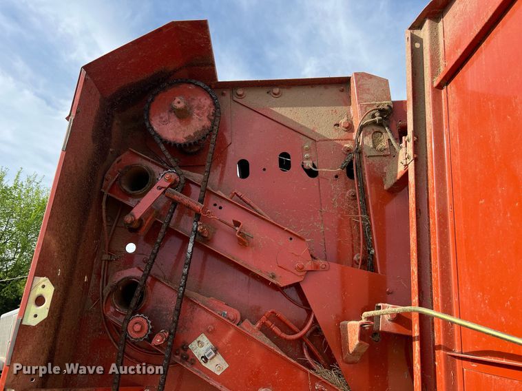 image for item LI9672 2006 Hesston 956  round baler