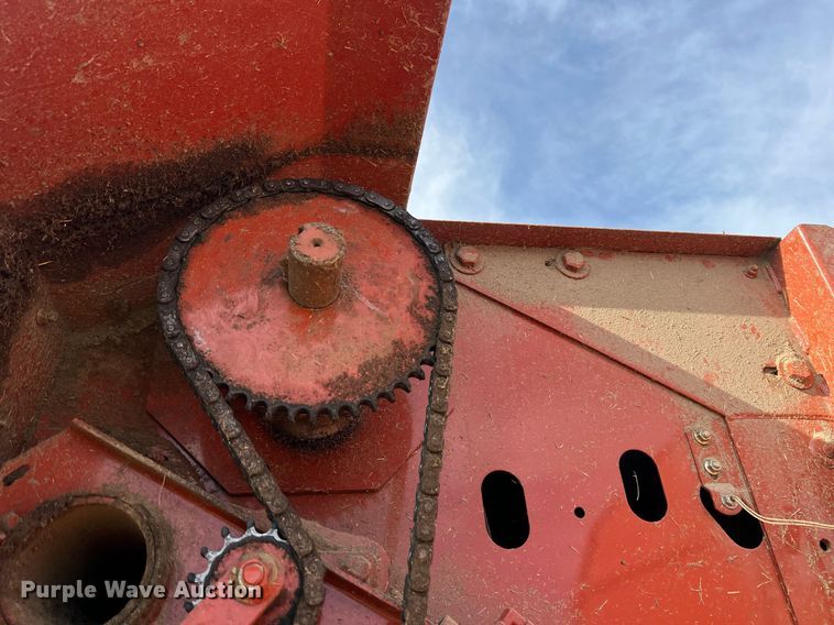 image for item LI9672 2006 Hesston 956  round baler