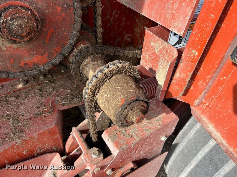 image for item LI9672 2006 Hesston 956  round baler