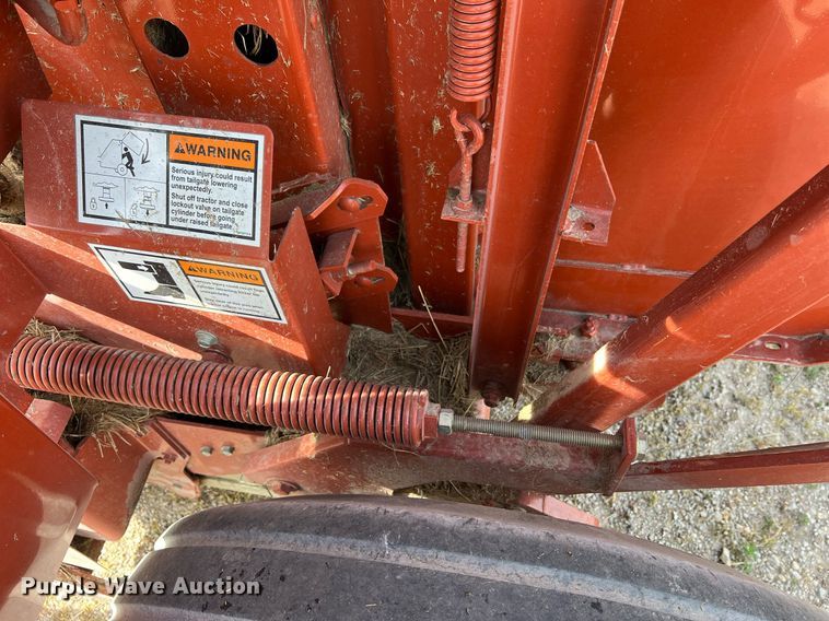 image for item LI9672 2006 Hesston 956  round baler