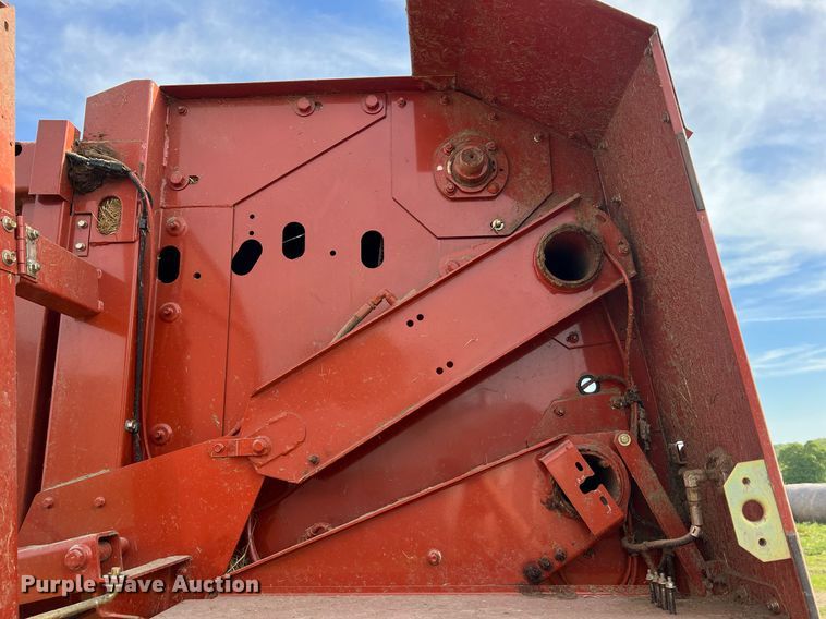 image for item LI9672 2006 Hesston 956  round baler