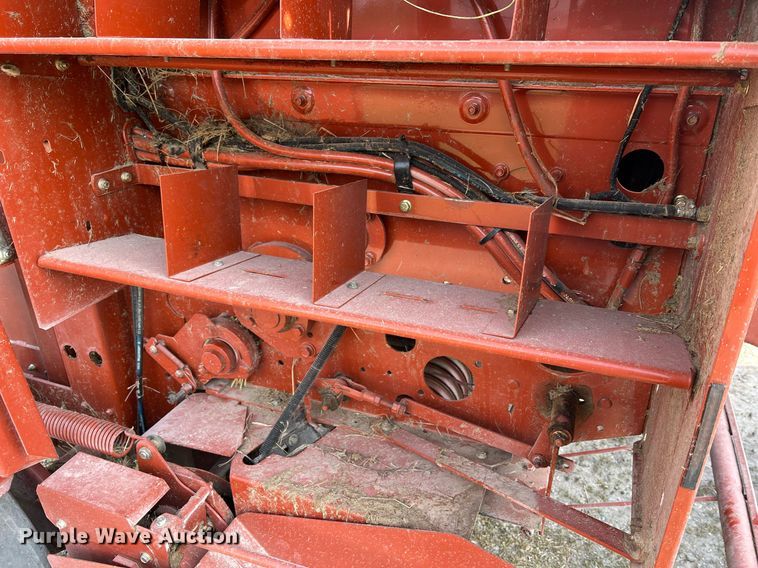 image for item LI9672 2006 Hesston 956  round baler