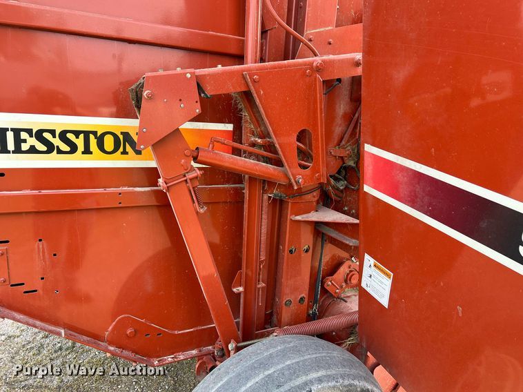 image for item LI9672 2006 Hesston 956  round baler