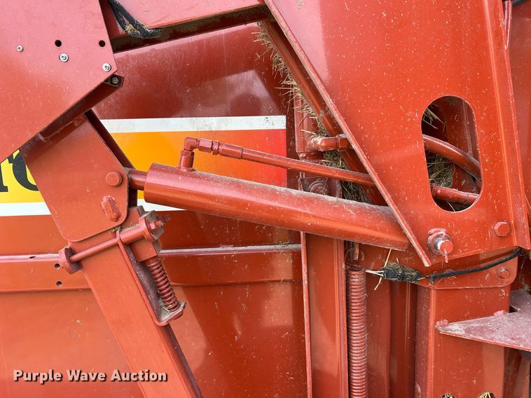 image for item LI9672 2006 Hesston 956  round baler
