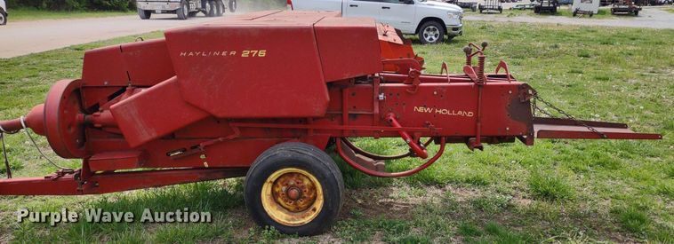image for item LL9090 New Holland 276  small square baler