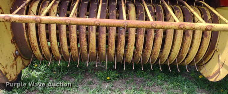 image for item LL9090 New Holland 276  small square baler