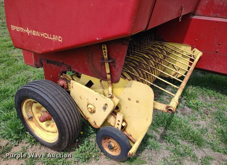 image for item LL9090 New Holland 276  small square baler