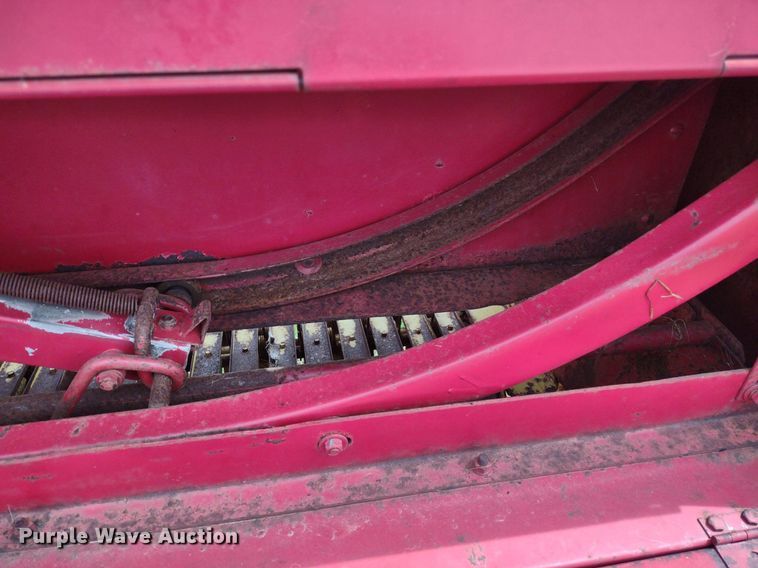 image for item LL9090 New Holland 276  small square baler