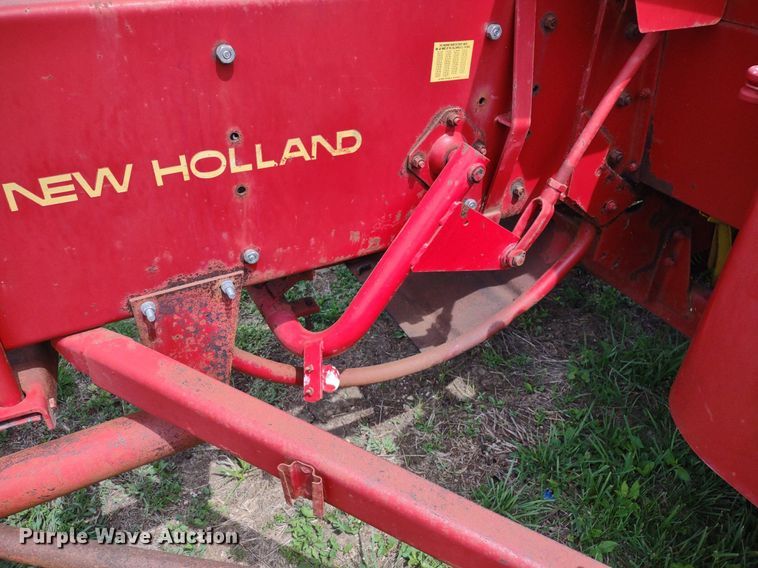 image for item LL9090 New Holland 276  small square baler