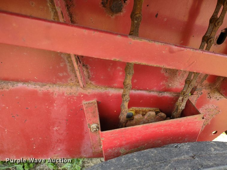 image for item LL9090 New Holland 276  small square baler