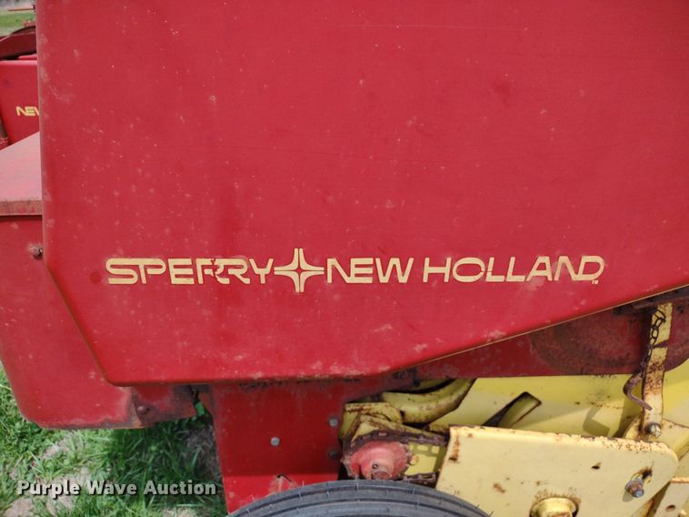 image for item LL9090 New Holland 276  small square baler
