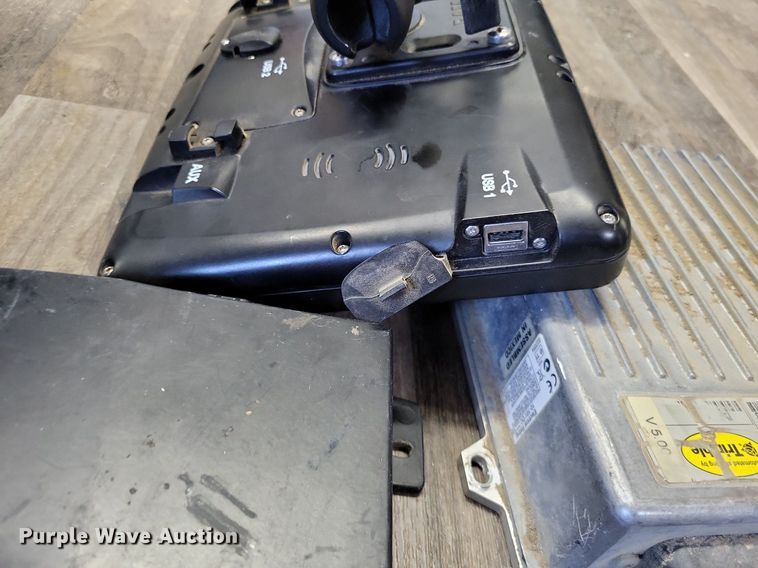 image for item LR9233 Trimble  guidance system