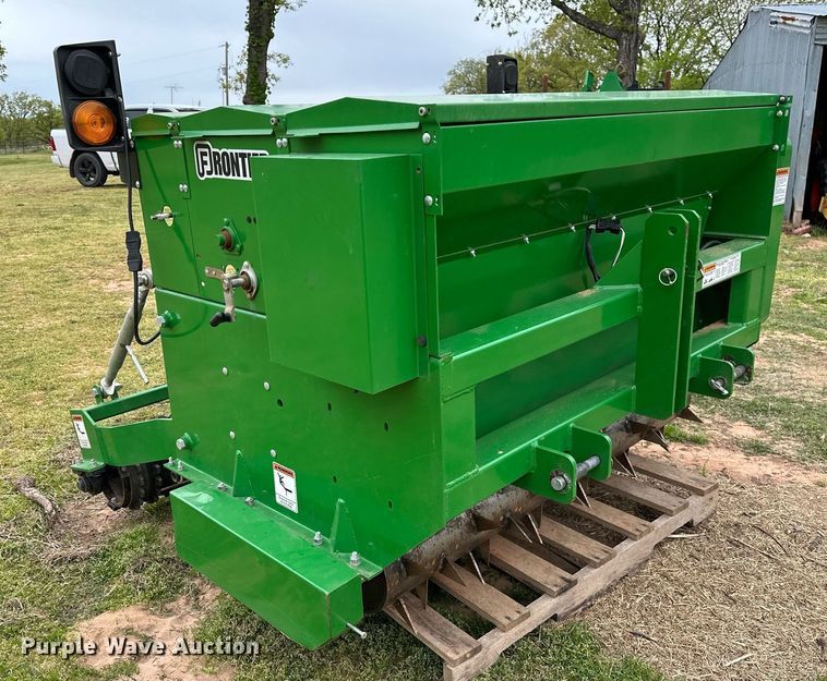 image for item LR9727 Frontier CS1360  seeder