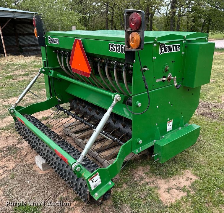 image for item LR9727 Frontier CS1360  seeder