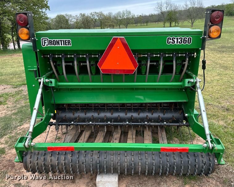 image for item LR9727 Frontier CS1360  seeder