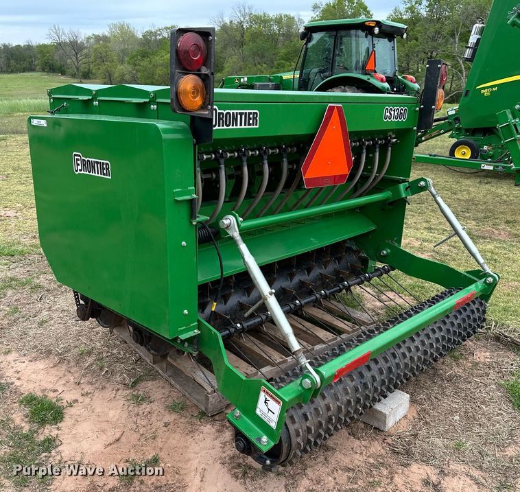 image for item LR9727 Frontier CS1360  seeder