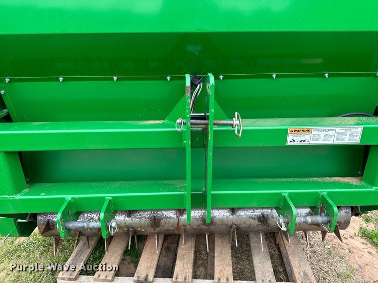 image for item LR9727 Frontier CS1360  seeder