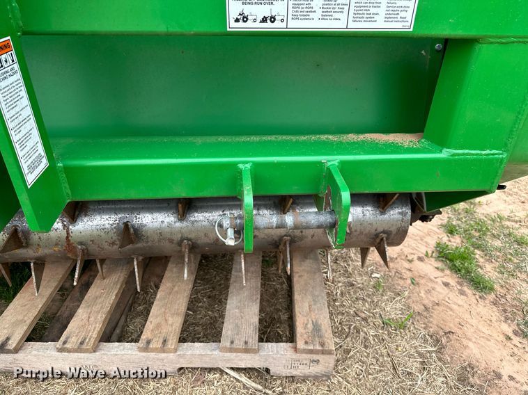 image for item LR9727 Frontier CS1360  seeder