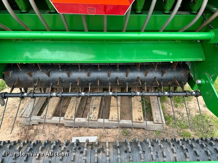 image for item LR9727 Frontier CS1360  seeder
