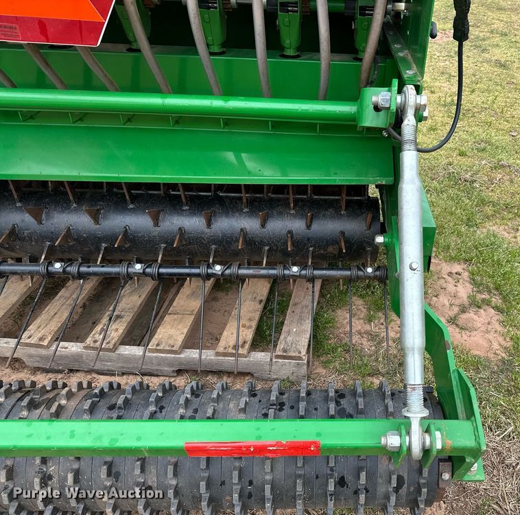 image for item LR9727 Frontier CS1360  seeder