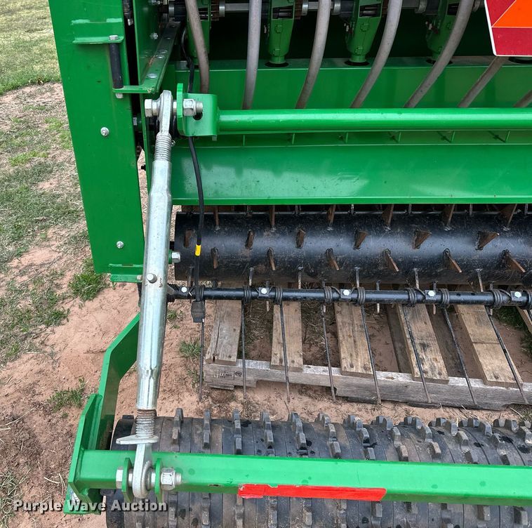 image for item LR9727 Frontier CS1360  seeder