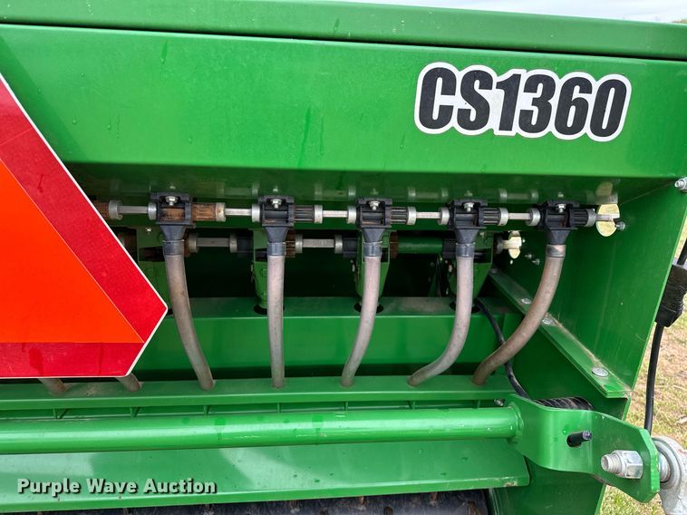 image for item LR9727 Frontier CS1360  seeder