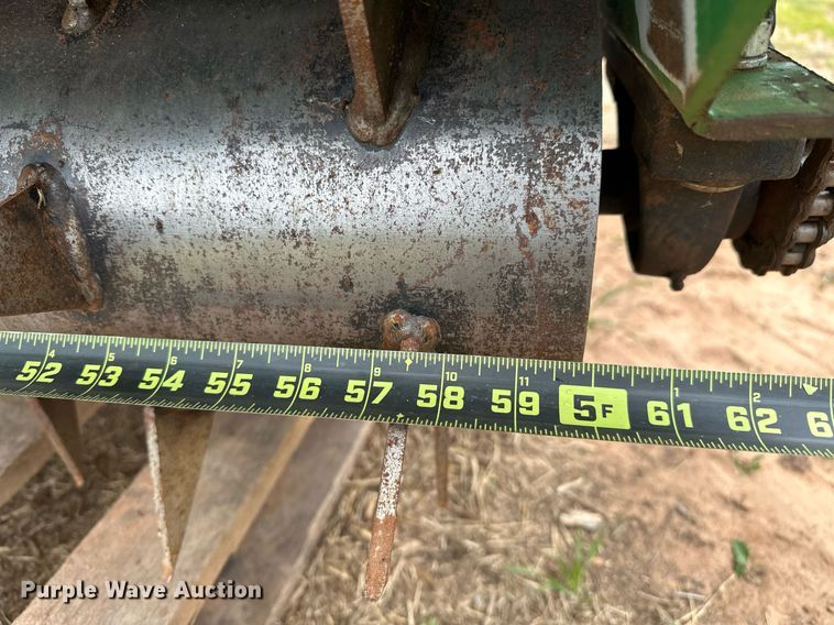 image for item LR9727 Frontier CS1360  seeder