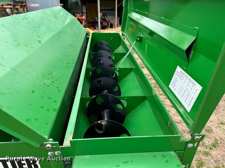 image for item LR9727 Frontier CS1360  seeder