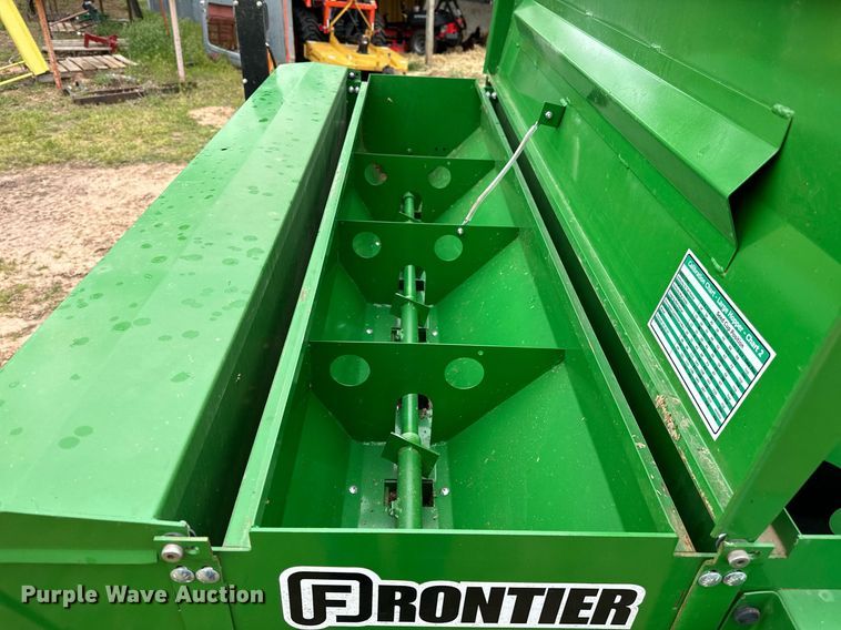 image for item LR9727 Frontier CS1360  seeder