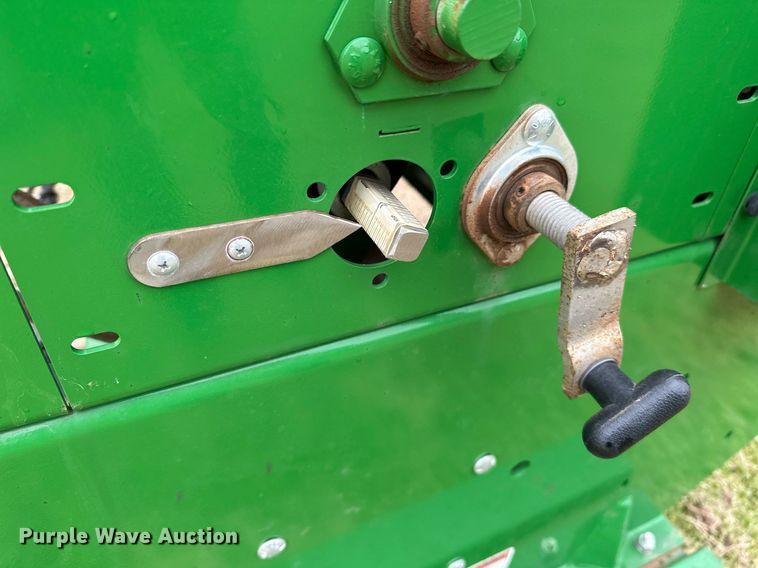 image for item LR9727 Frontier CS1360  seeder