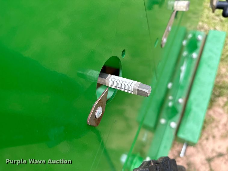 image for item LR9727 Frontier CS1360  seeder