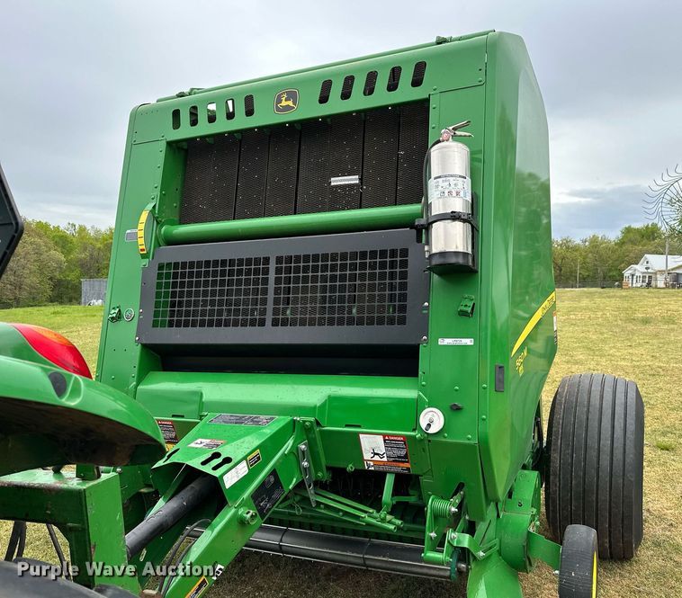 image for item LR9729 John Deere 560M  round baler