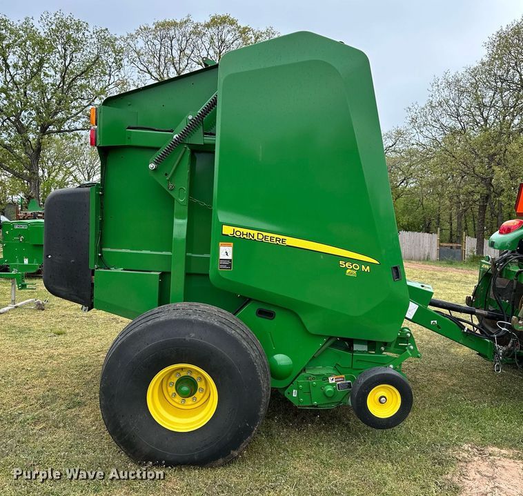 image for item LR9729 John Deere 560M  round baler