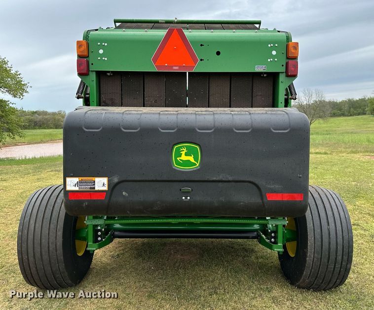 image for item LR9729 John Deere 560M  round baler