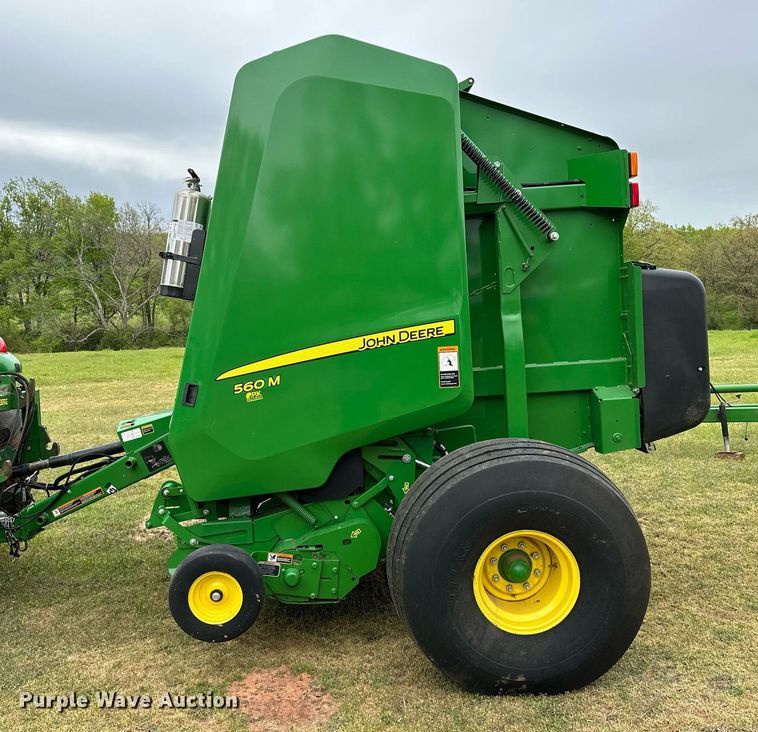 image for item LR9729 John Deere 560M  round baler