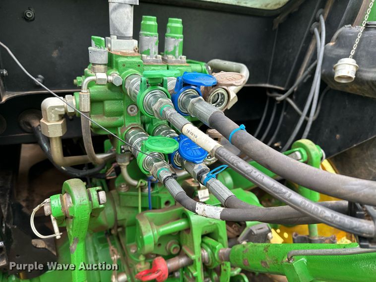 image for item LR9729 John Deere 560M  round baler