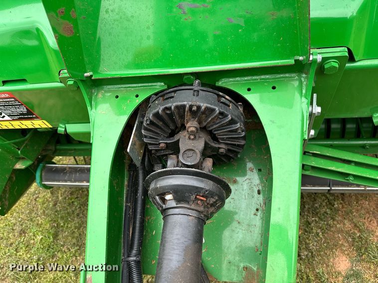 image for item LR9729 John Deere 560M  round baler