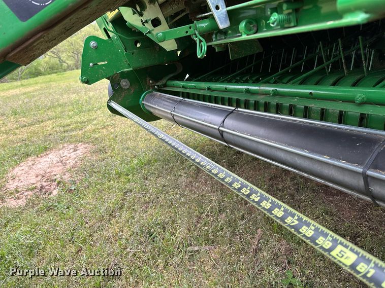 image for item LR9729 John Deere 560M  round baler