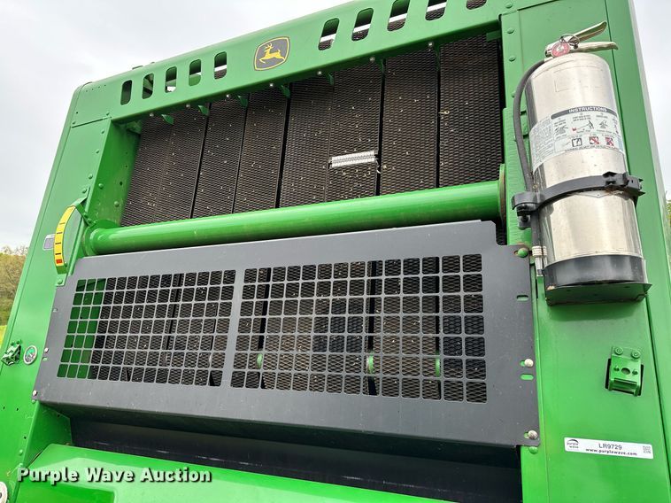 image for item LR9729 John Deere 560M  round baler