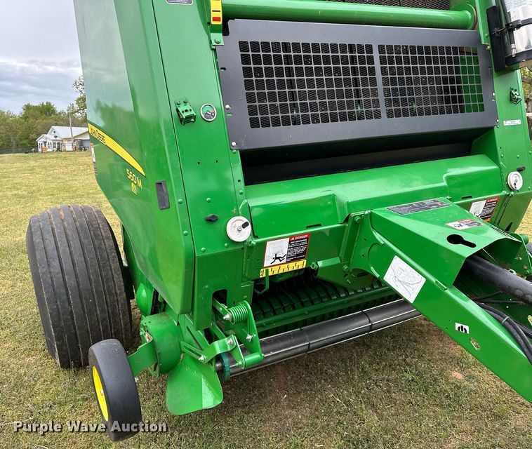 image for item LR9729 John Deere 560M  round baler