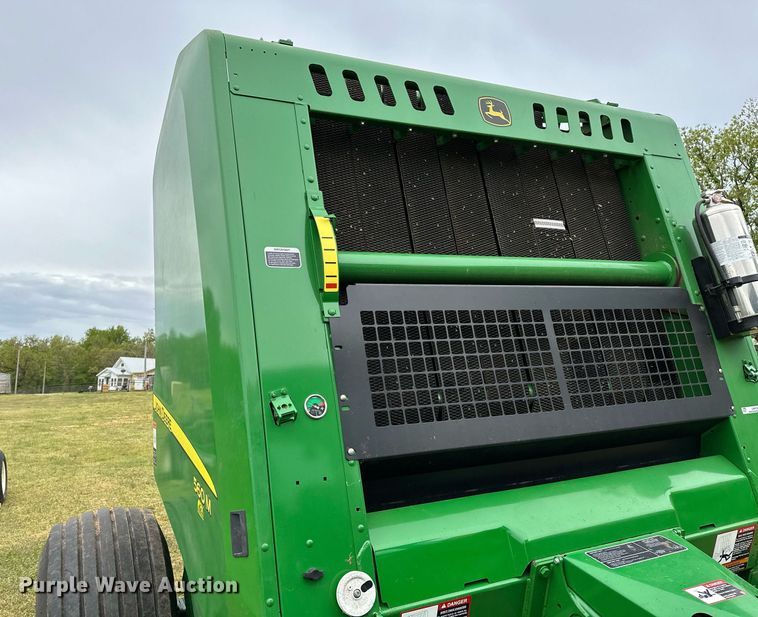 image for item LR9729 John Deere 560M  round baler