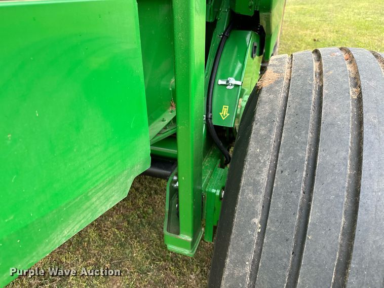 image for item LR9729 John Deere 560M  round baler